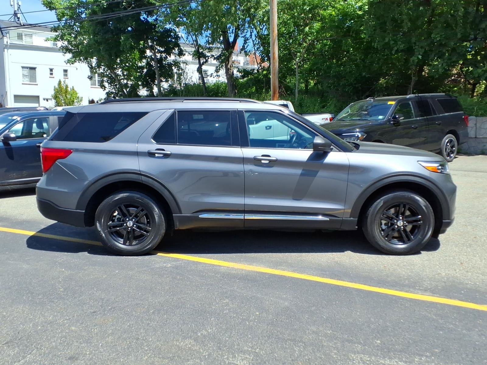 Certified 2022 Ford Explorer XLT AWD/4WD image 9