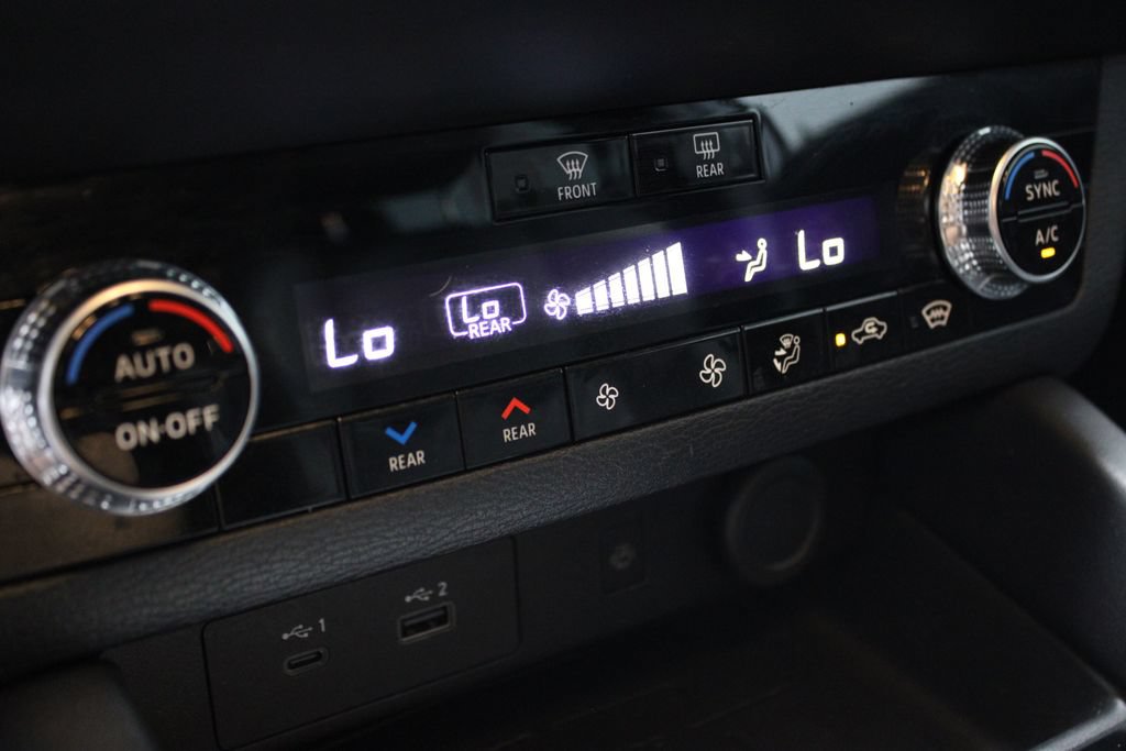Used 2023 Mitsubishi Outlander SEL AWD/4WD image 30