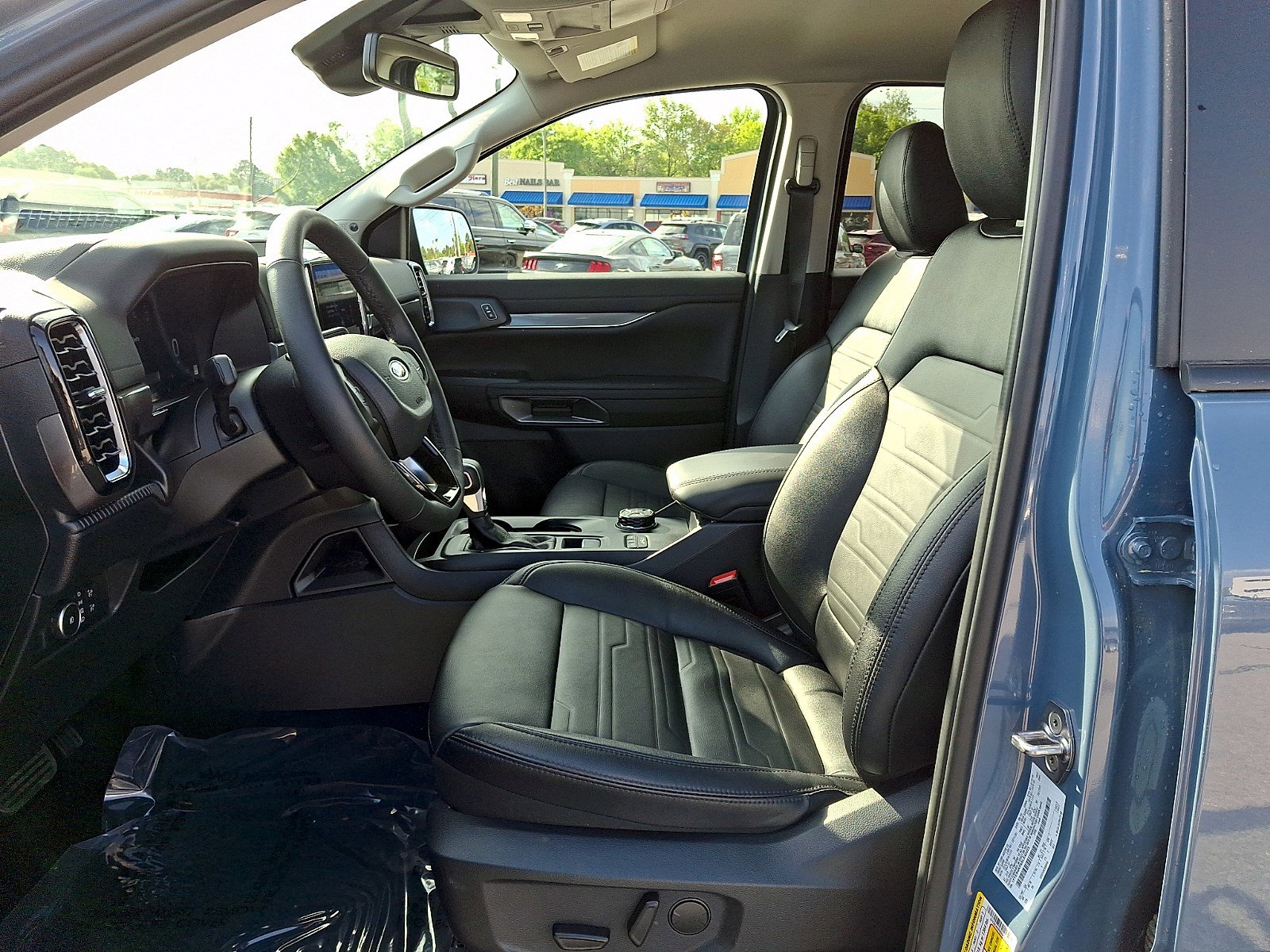 Certified 2025 Ford Ranger Lariat w/ FX4 Off-Road Package AWD/4WD image 12