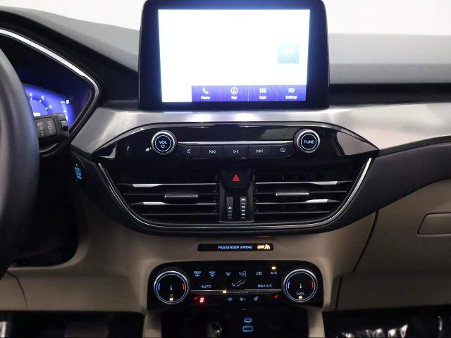 Certified 2022 Ford Escape Titanium w/ Class II Trailer Tow Package image 35