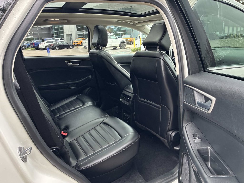 Certified 2024 Ford Edge SEL w/ Convenience Package AWD/4WD image 10