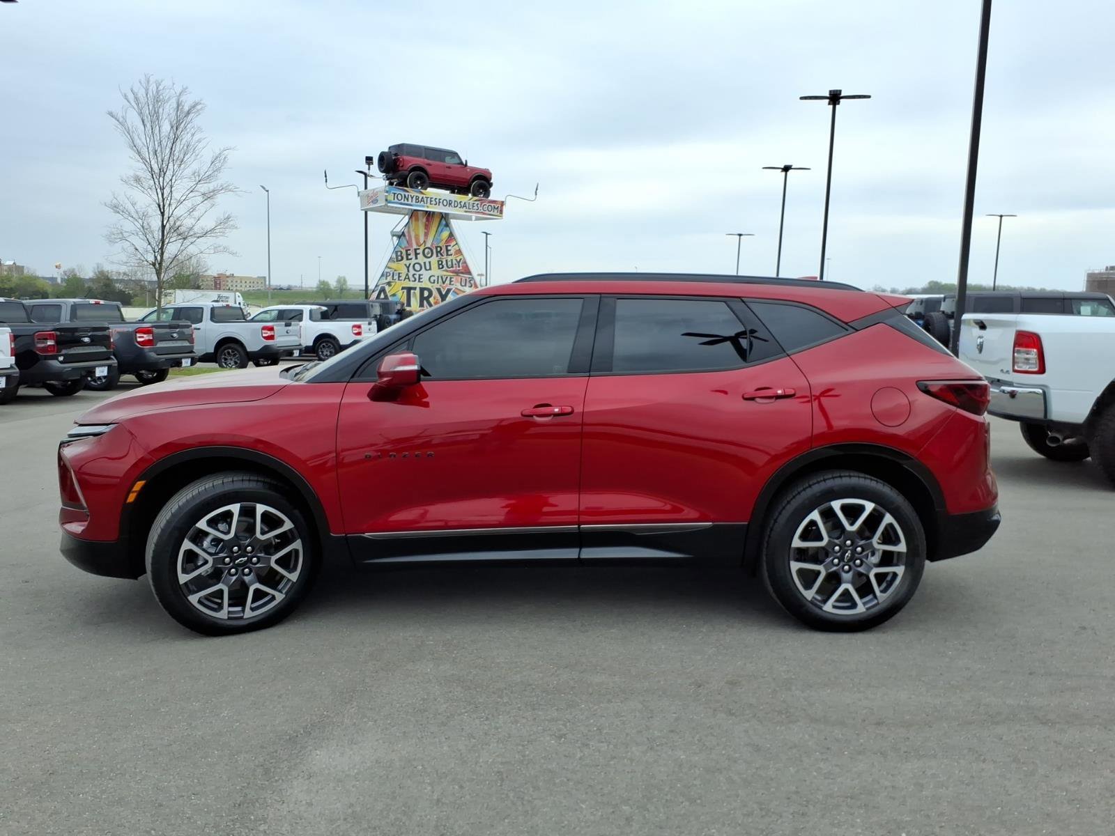 Used 2025 Chevrolet Blazer RS w/ Enhanced Convenience Package image 2