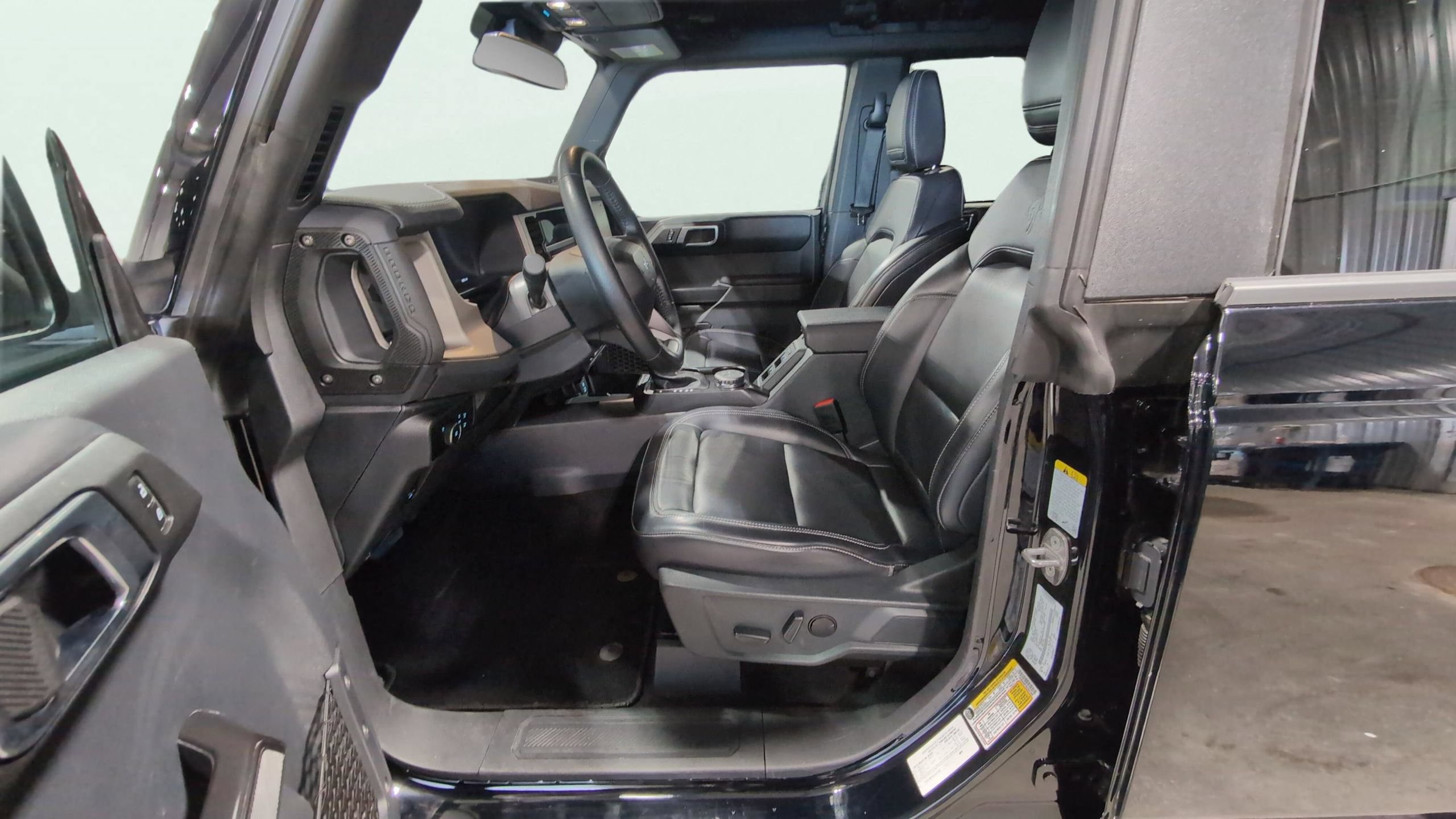 Certified 2025 Ford Bronco Outer Banks AWD/4WD image 11