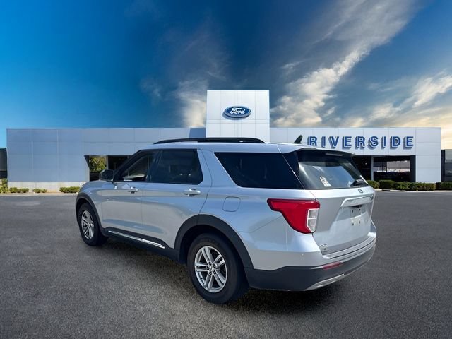 Certified 2023 Ford Explorer XLT w/ Equipment Group 202A RWD image 5
