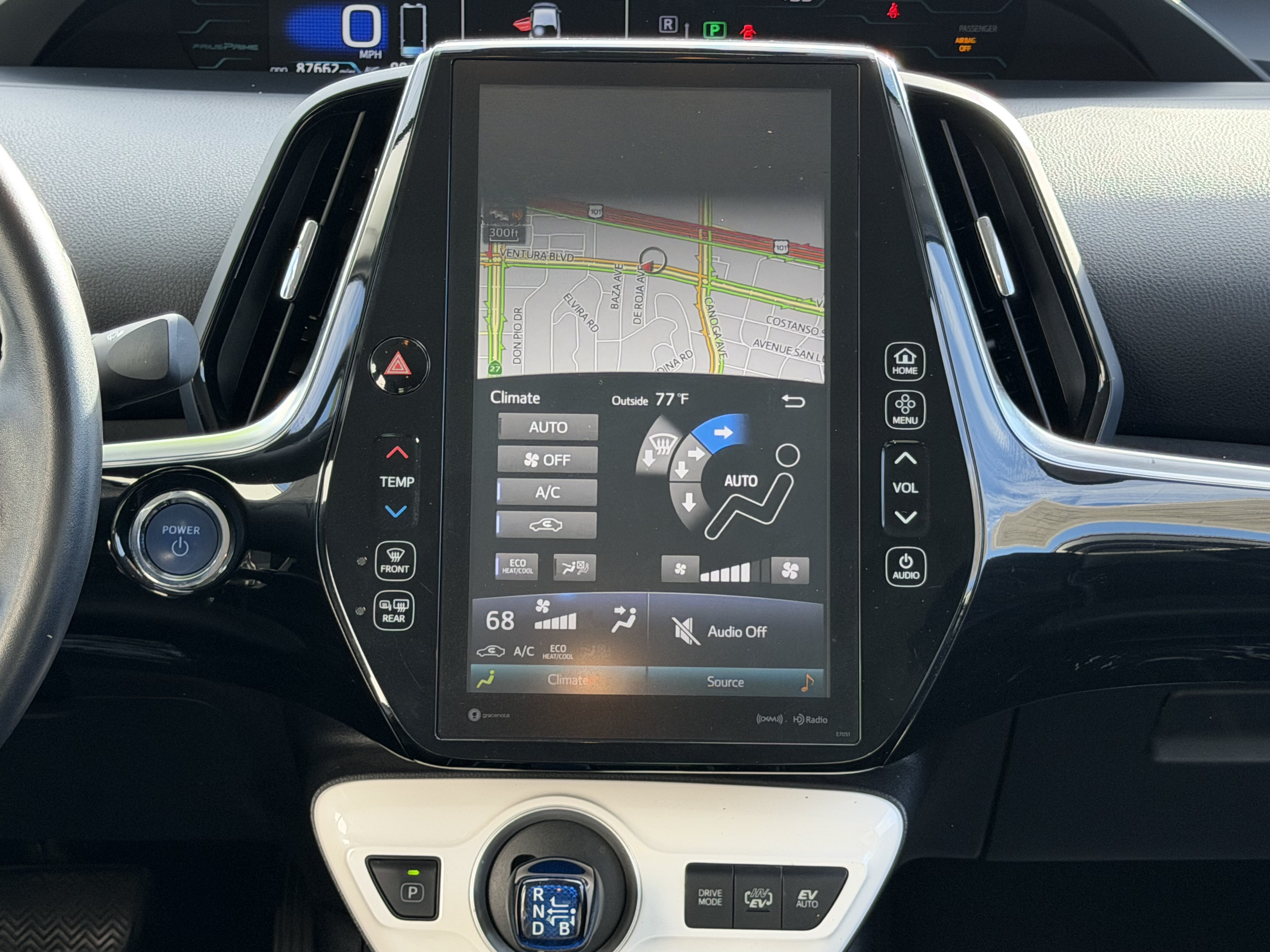 Used 2017 Toyota Prius Prime Premium w/ Carpet Mat Package FWD image 18