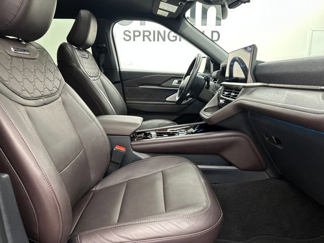 Certified 2025 Ford Explorer Platinum w/ LUX Leather Package image 10