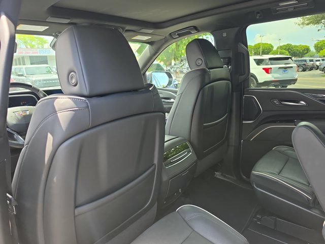 Used 2023 Cadillac Escalade ESV Sport AWD/4WD image 16