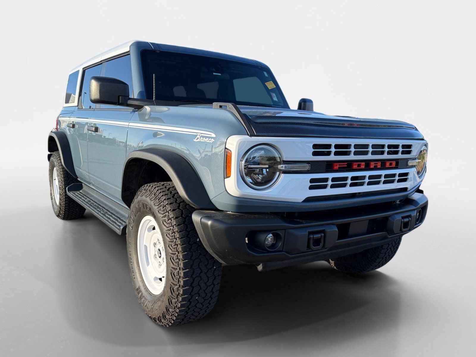 Certified 2025 Ford Bronco Heritage Edition AWD/4WD image 9