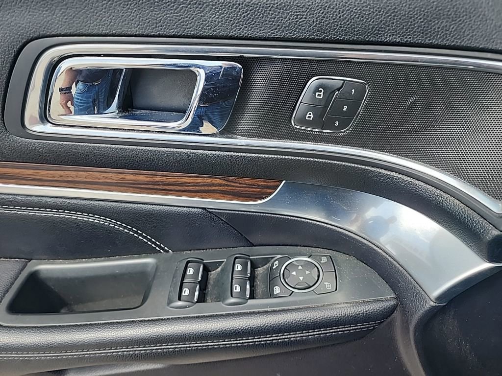 Certified 2019 Ford Explorer Limited w/ Class III Trailer Tow Package image 12