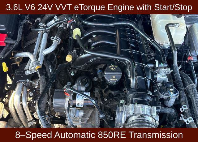 Used 2022 Jeep Wrangler Unlimited Sahara w/ Cold Weather Group AWD/4WD image 3