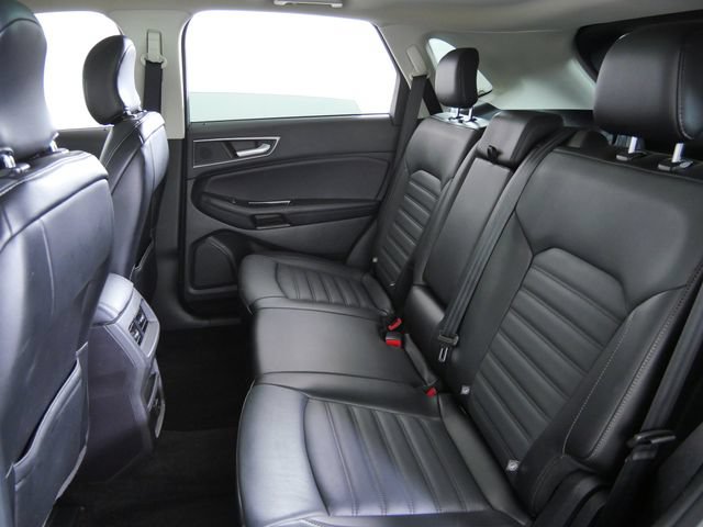 Certified 2018 Ford Edge SEL w/ Canadian Touring Package AWD/4WD image 18