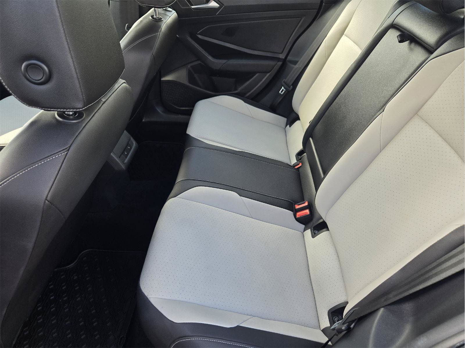 Used 2021 Volkswagen Jetta R-Line FWD image 28