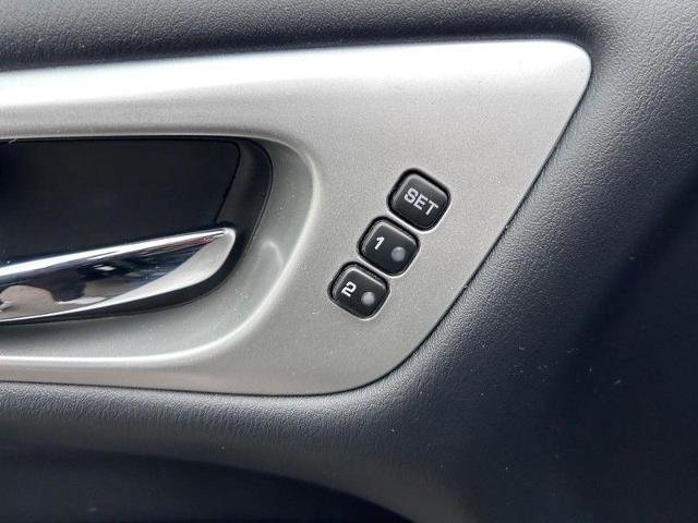 Used 2019 Nissan Pathfinder Platinum image 23