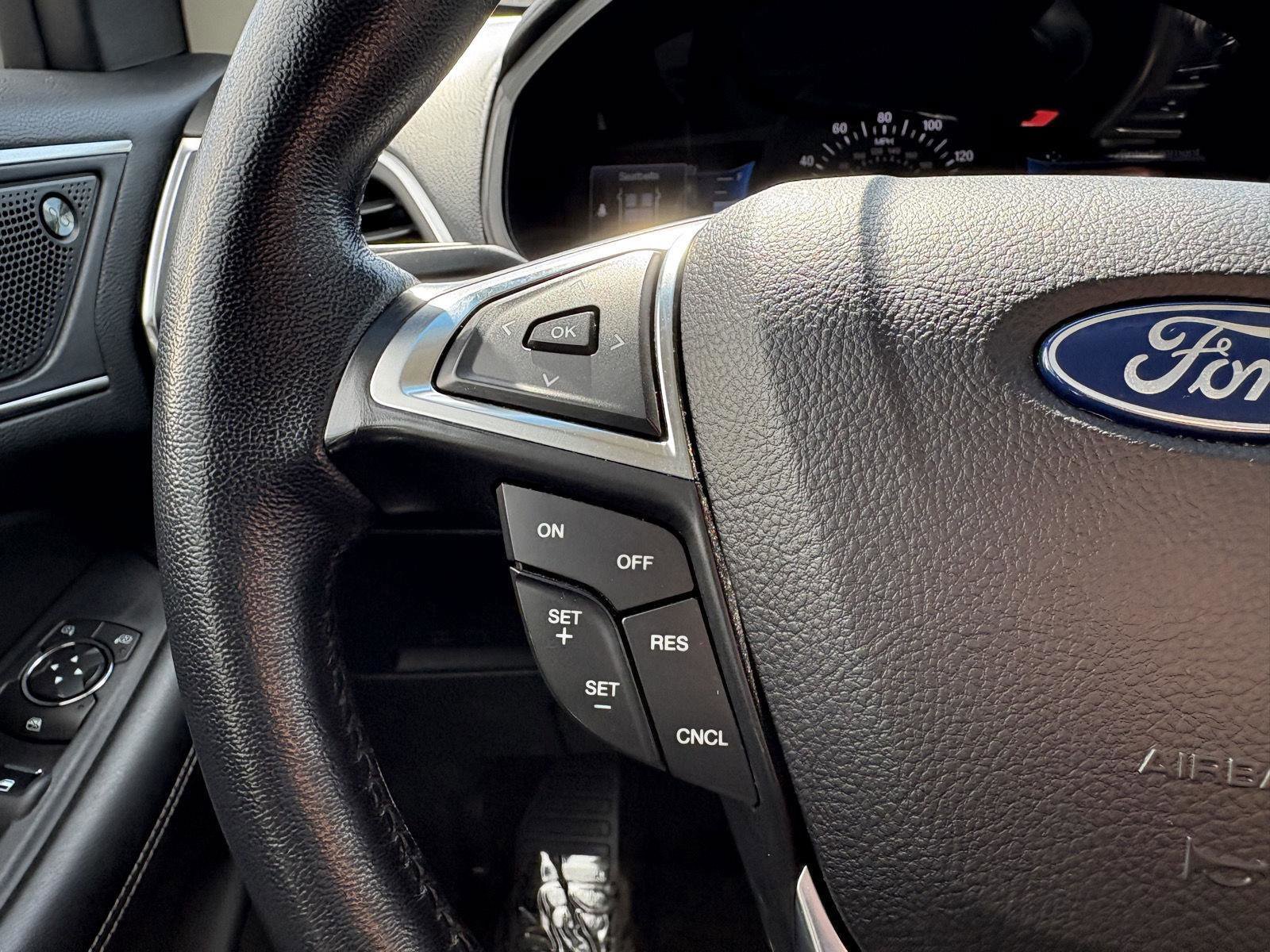 Certified 2022 Ford Edge Titanium AWD/4WD image 10