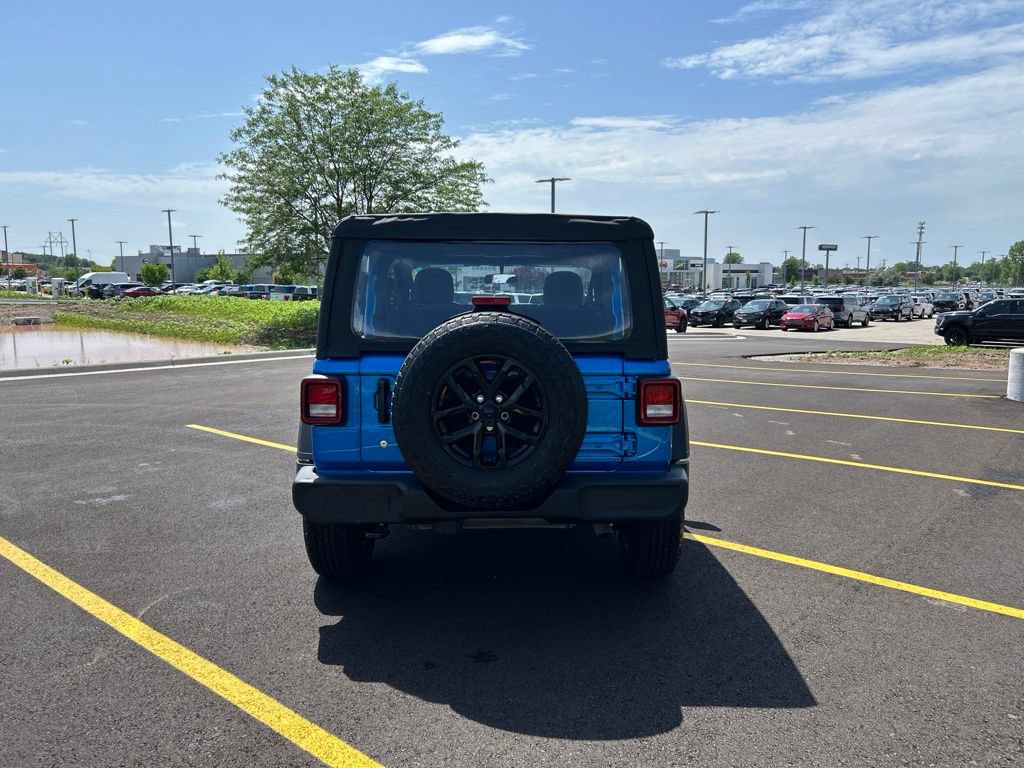 Used 2023 Jeep Wrangler Sport AWD/4WD image 5