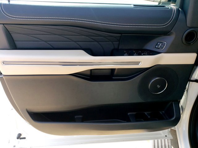 Certified 2022 Ford Expedition Max Platinum image 18