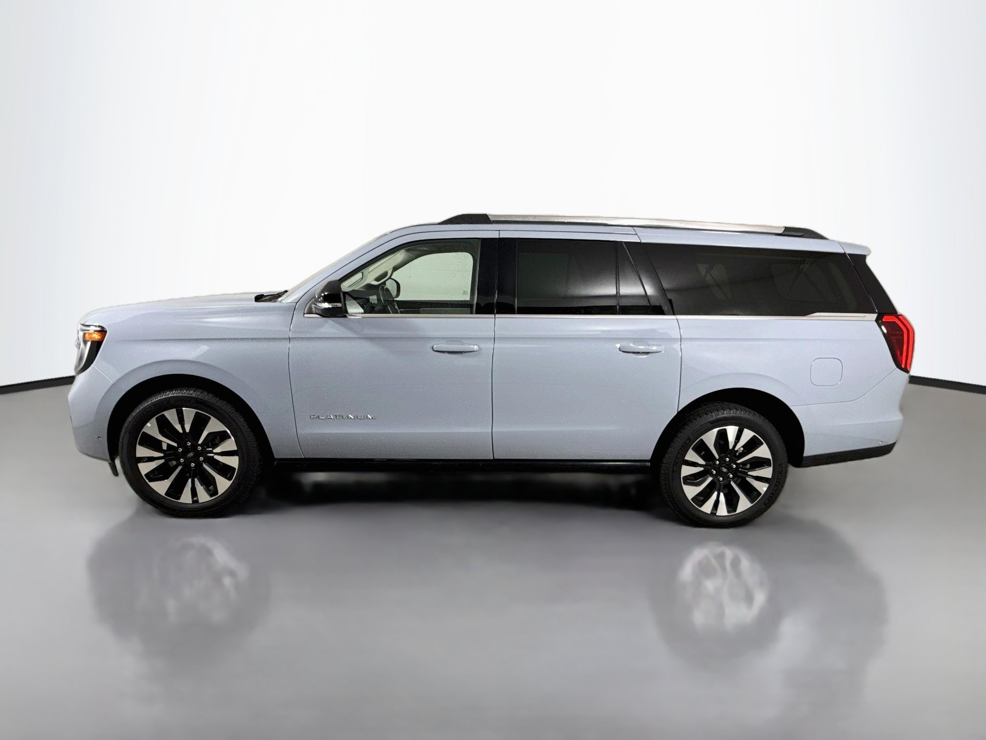 Certified 2025 Ford Expedition Max Platinum w/ Driver's Package AWD/4WD image 8