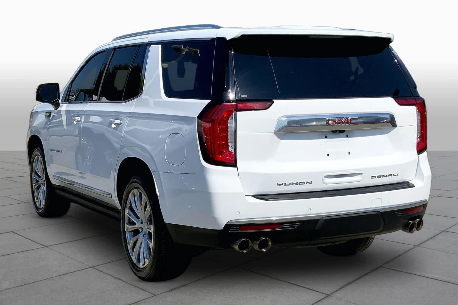 Used 2023 GMC Yukon Denali w/ Denali Reserve Package AWD/4WD image 12