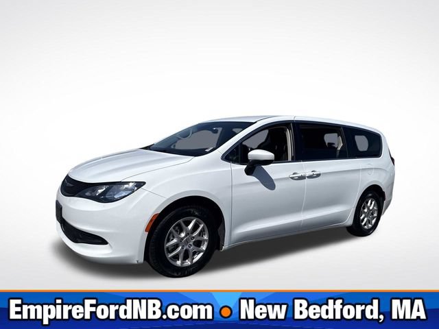 Used 2023 Chrysler Voyager LX FWD image 1