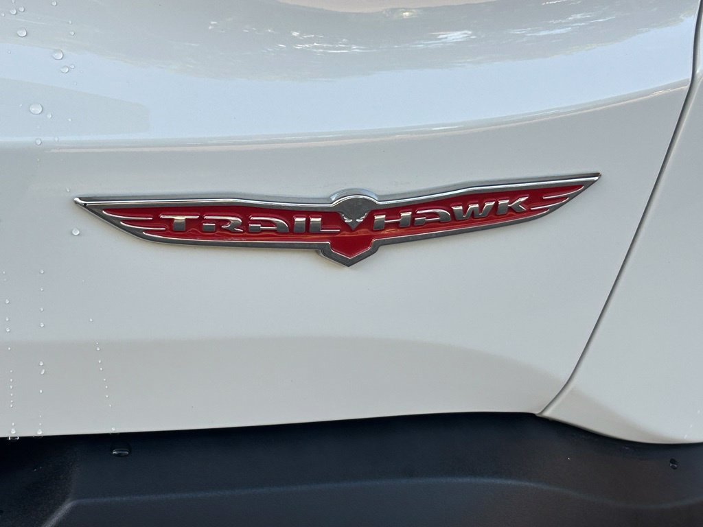 Used 2017 Jeep Renegade Trailhawk AWD/4WD image 23