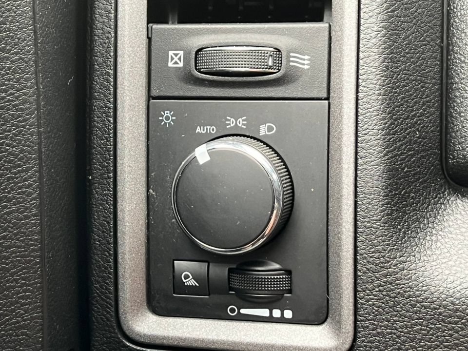 Used 2021 RAM 1500 Tradesman w/ Chrome Appearance Package AWD/4WD image 19