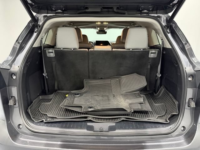 Used 2023 Toyota Highlander Limited AWD/4WD image 40