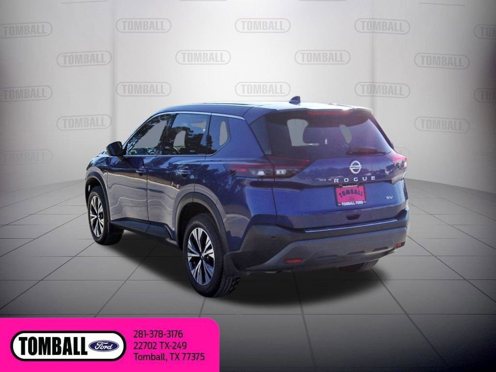 Used 2021 Nissan Rogue SV image 3