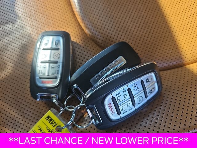Used 2022 Chrysler Pacifica Pinnacle AWD/4WD image 35