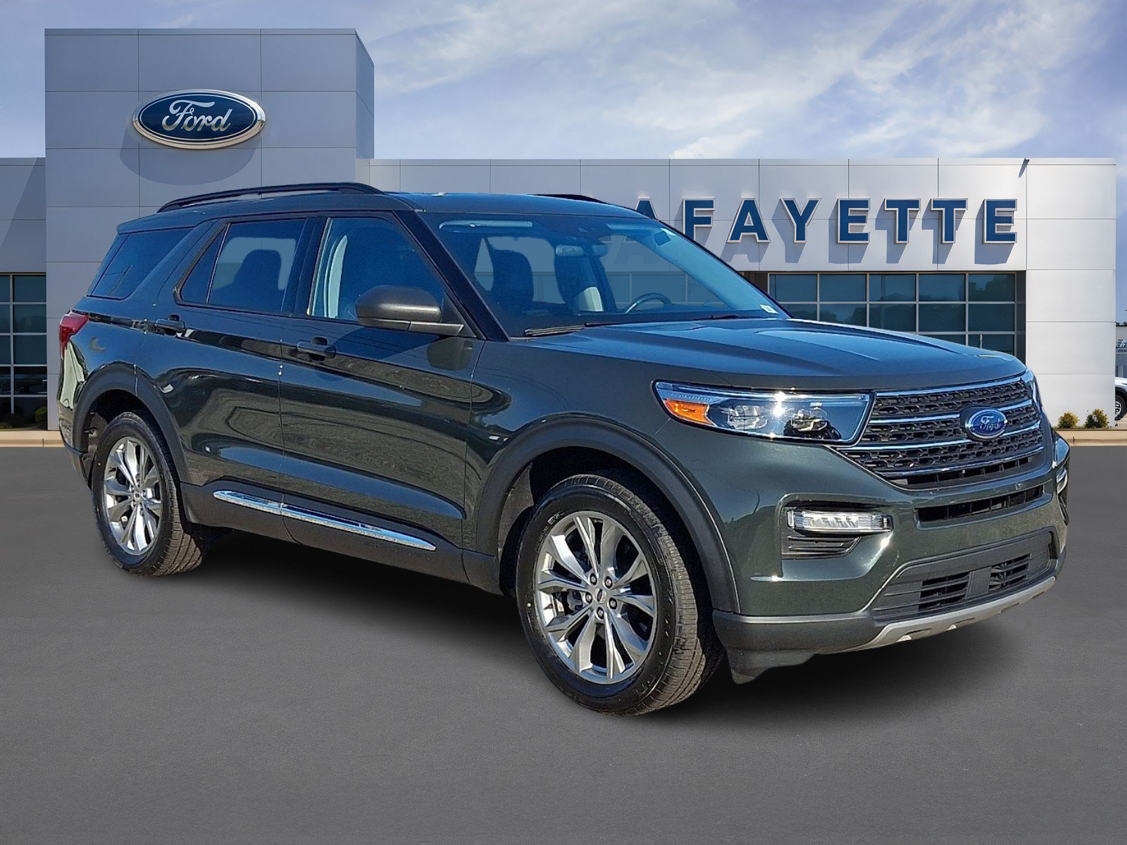 Certified 2023 Ford Explorer XLT w/ Equipment Group 202A