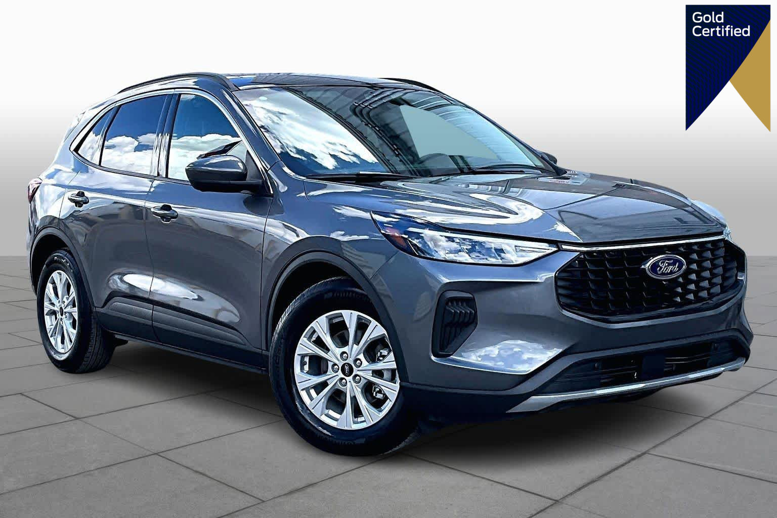 Certified 2024 Ford Escape Active w/ Tech Pack #2 image 1