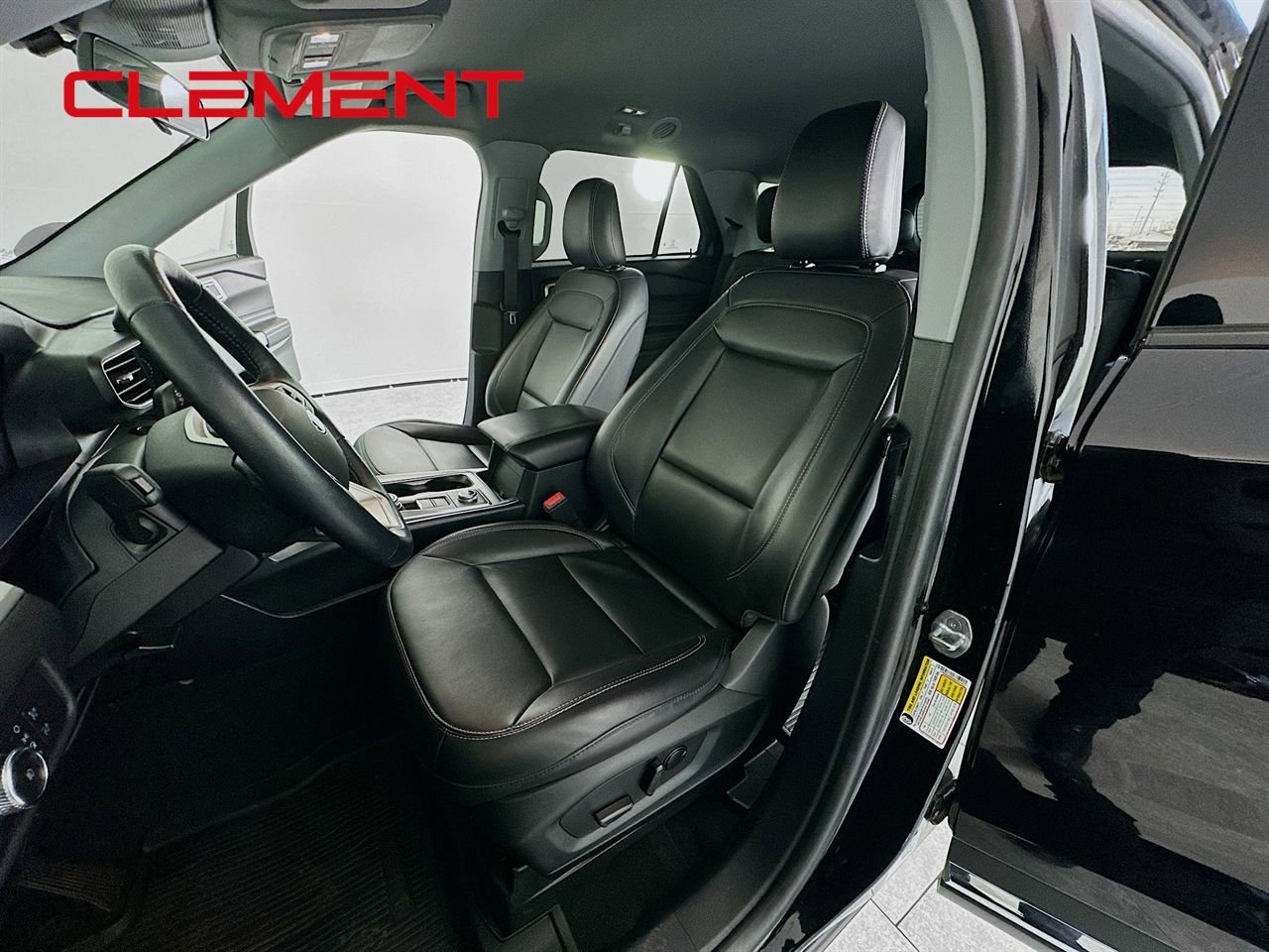 Certified 2022 Ford Explorer XLT w/ Equipment Group 202A image 29