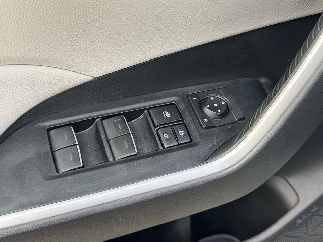 Used 2022 Toyota RAV4 XLE AWD/4WD image 13