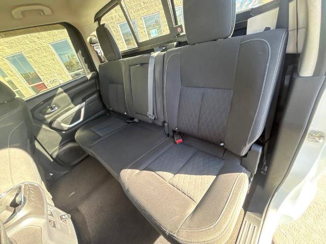 Used 2018 Nissan Titan SV w/ SV Convenience Package AWD/4WD image 27