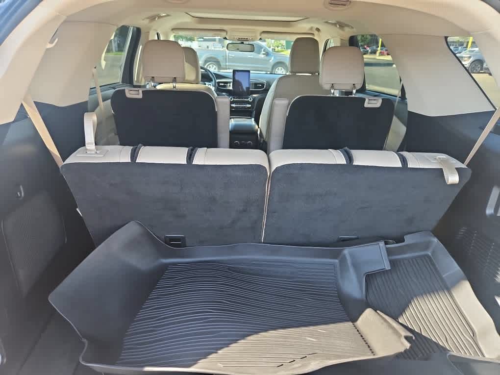 Certified 2023 Ford Explorer Limited w/ Limited Technology Package RWD image 9