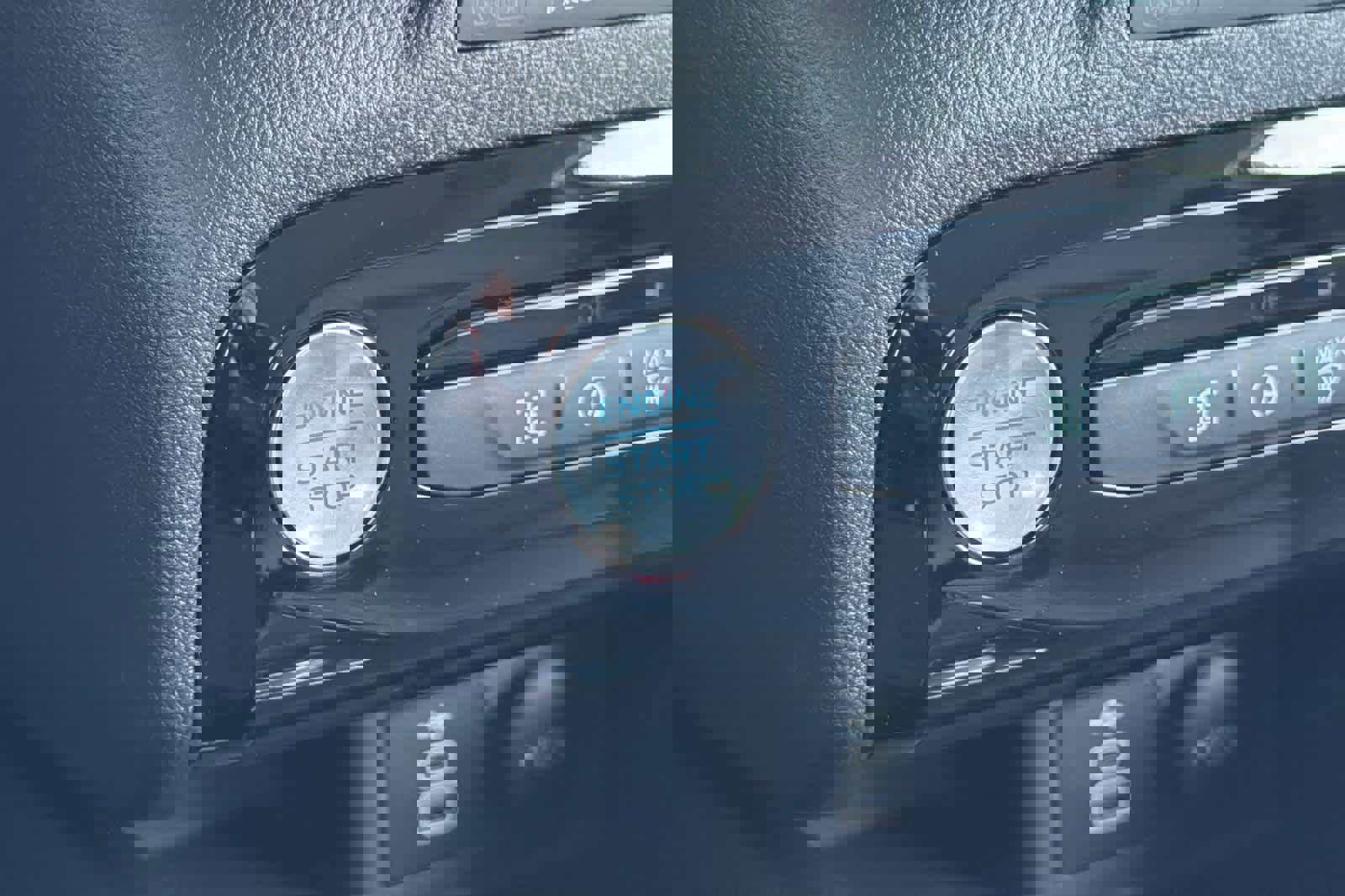 Certified 2025 Ford Escape Platinum image 23