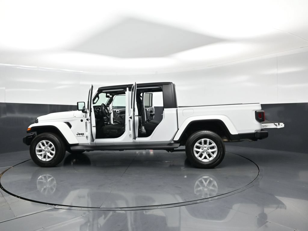 Used 2023 Jeep Gladiator Sport AWD/4WD image 28
