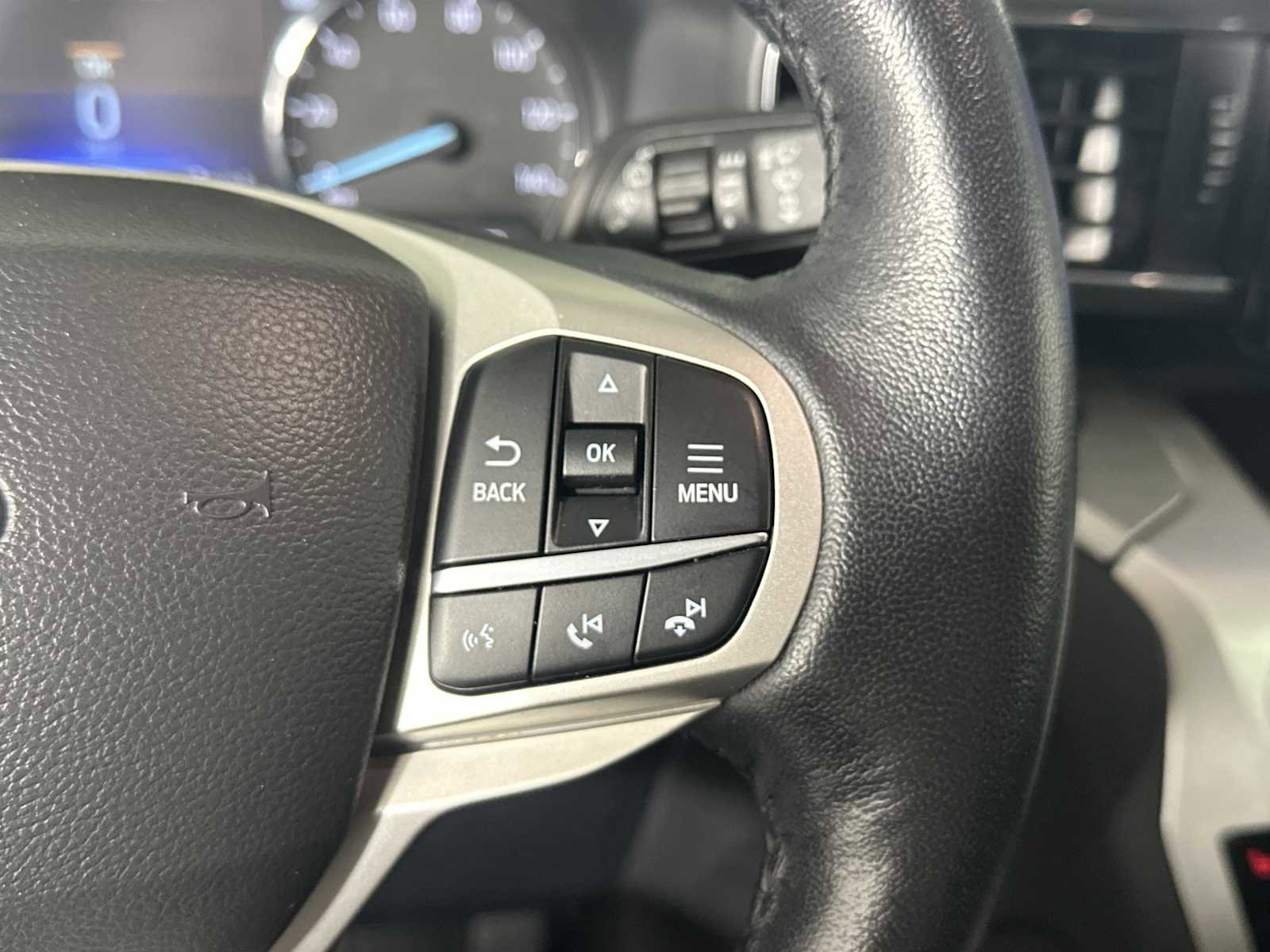 Certified 2022 Ford Explorer XLT w/ Equipment Group 202A AWD/4WD image 28
