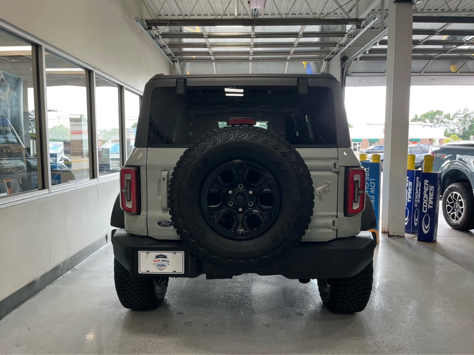 Certified 2024 Ford Bronco Outer Banks w/ Sasquatch Package AWD/4WD image 9