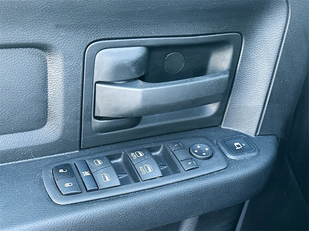 Used 2024 RAM 2500 Tradesman w/ Chrome Appearance Group image 21