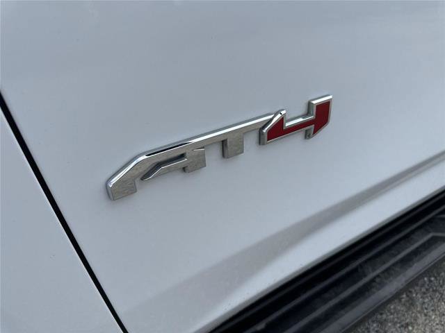 Used 2024 GMC Yukon AT4 AWD/4WD image 10
