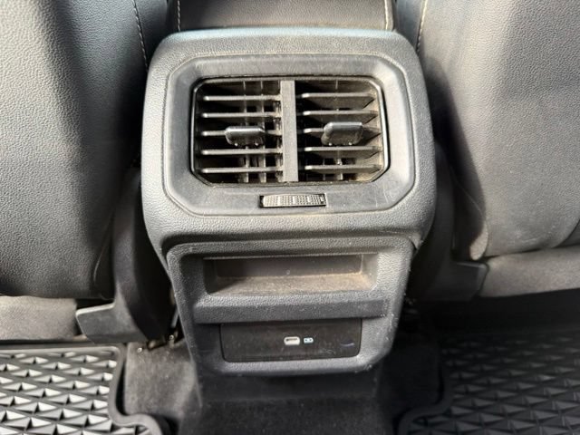 Used 2022 Volkswagen Taos SE FWD image 33