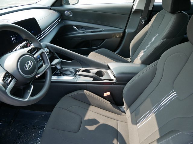 Used 2024 Hyundai Elantra SEL FWD image 11