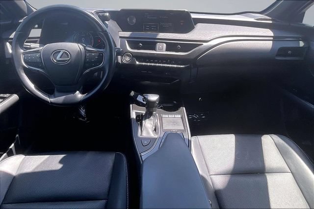 Used 2019 Lexus UX 200 w/ Premium Package FWD image 16