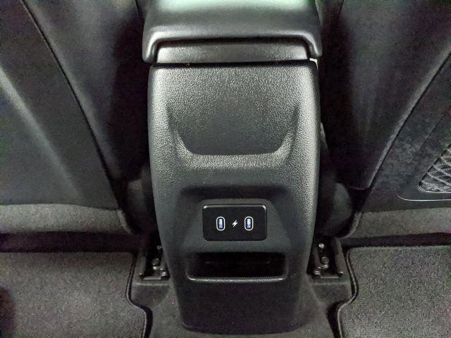 Used 2024 Hyundai Venue Limited image 13