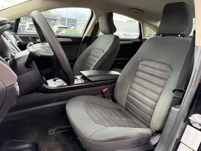Certified 2018 Ford Fusion SE w/ Fusion SE Technology Package FWD image 5