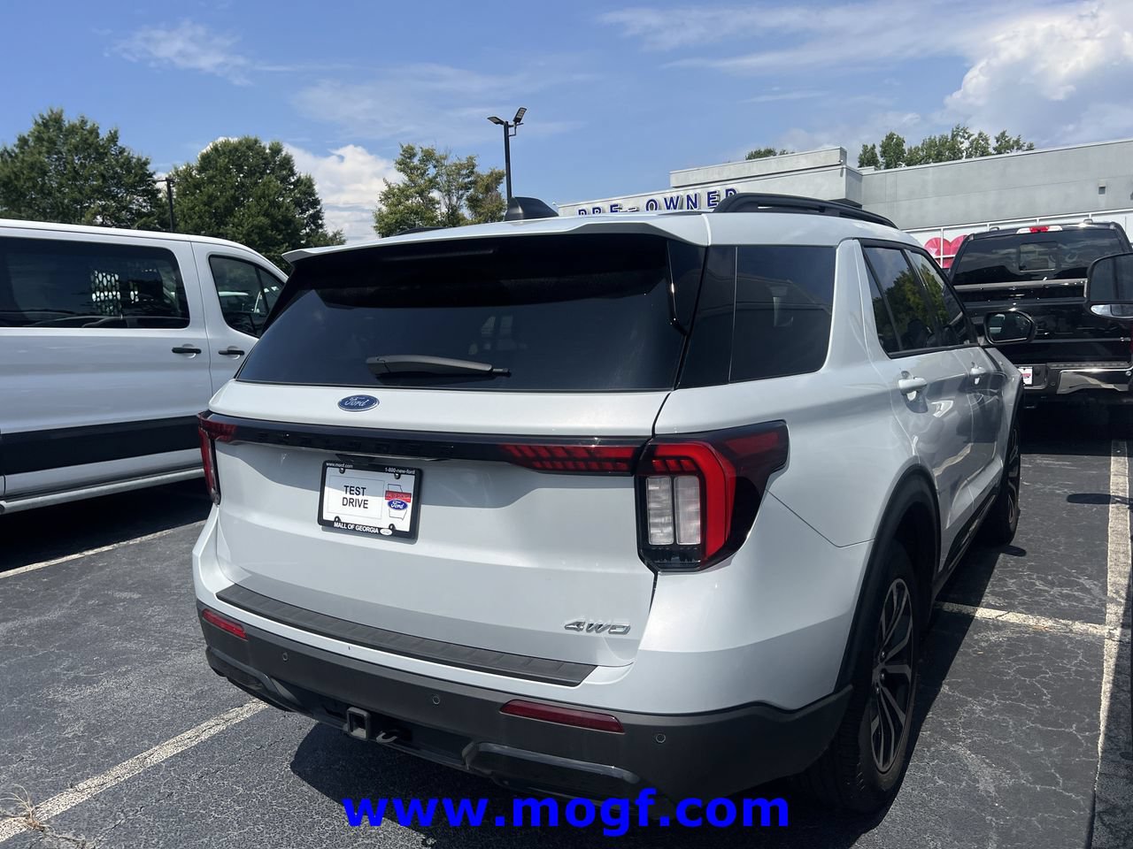 Certified 2026 Ford Explorer ST-Line AWD/4WD image 3