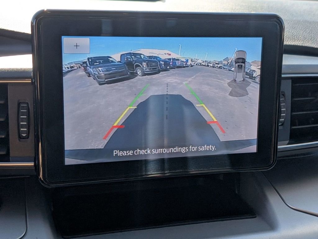 Certified 2021 Ford Explorer XLT w/ Equipment Group 202A image 3