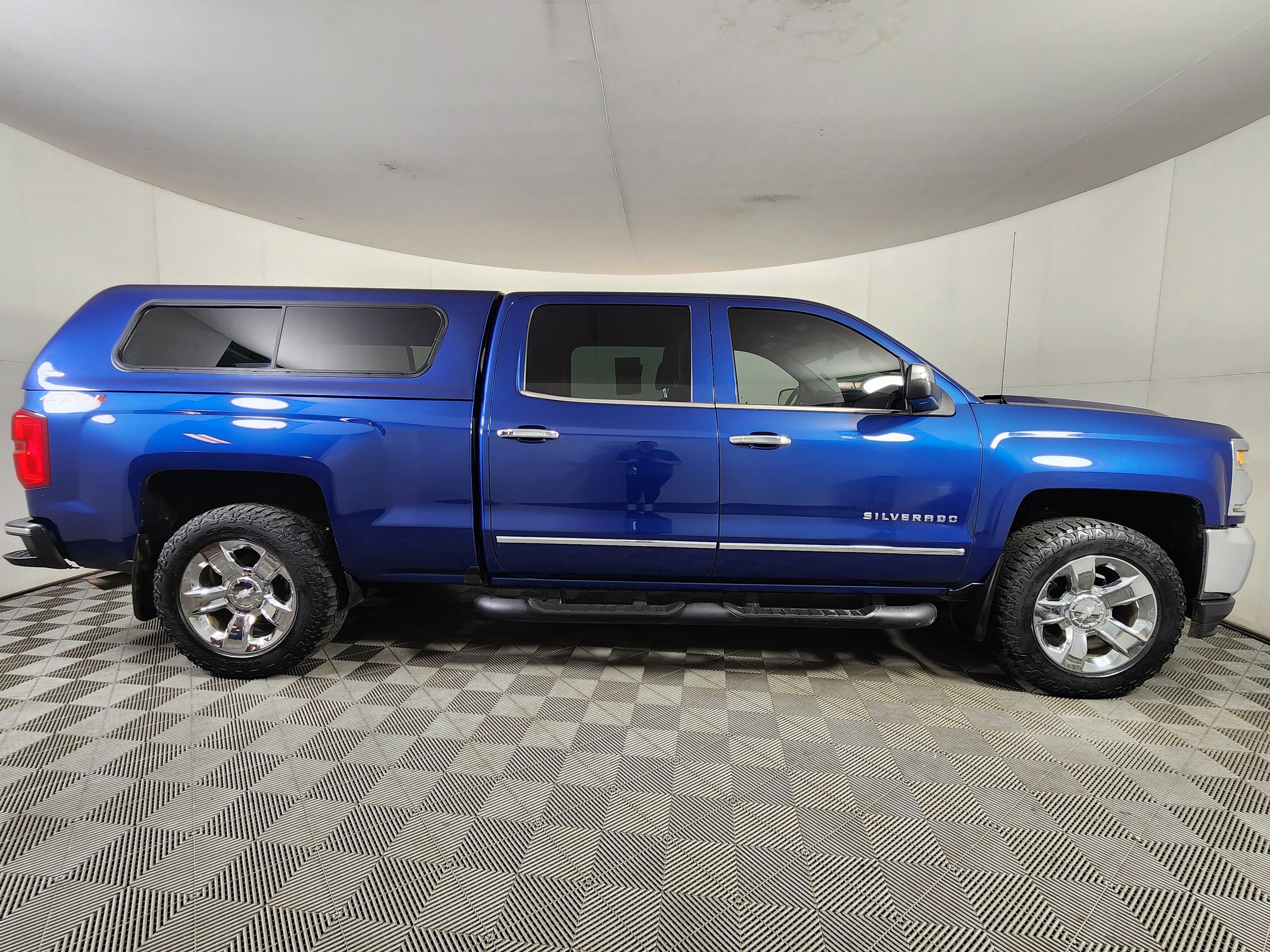 Used 2018 Chevrolet Silverado 1500 LTZ w/ Sport Package image 6