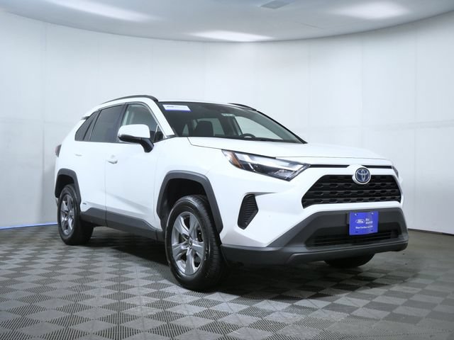 Used 2022 Toyota RAV4 XLE w/ Convenience Package AWD/4WD image 1