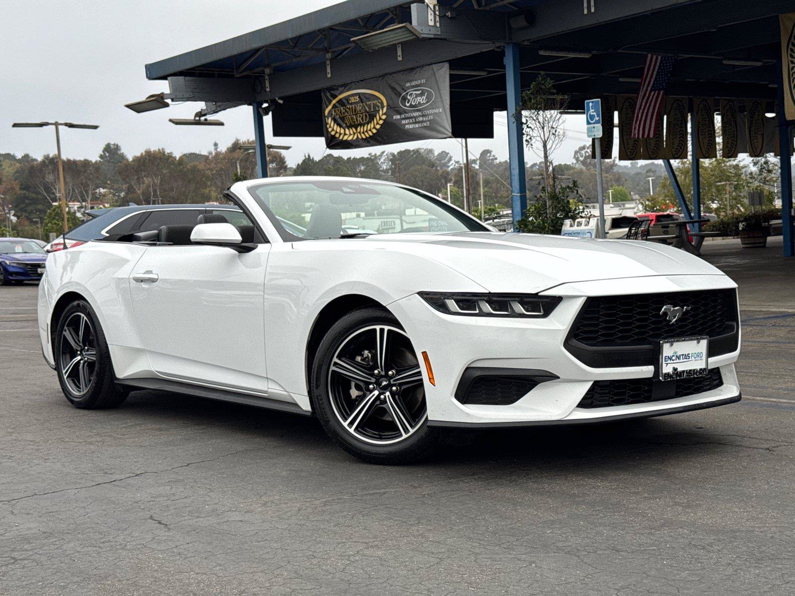 Certified 2024 Ford Mustang Convertible RWD image 2